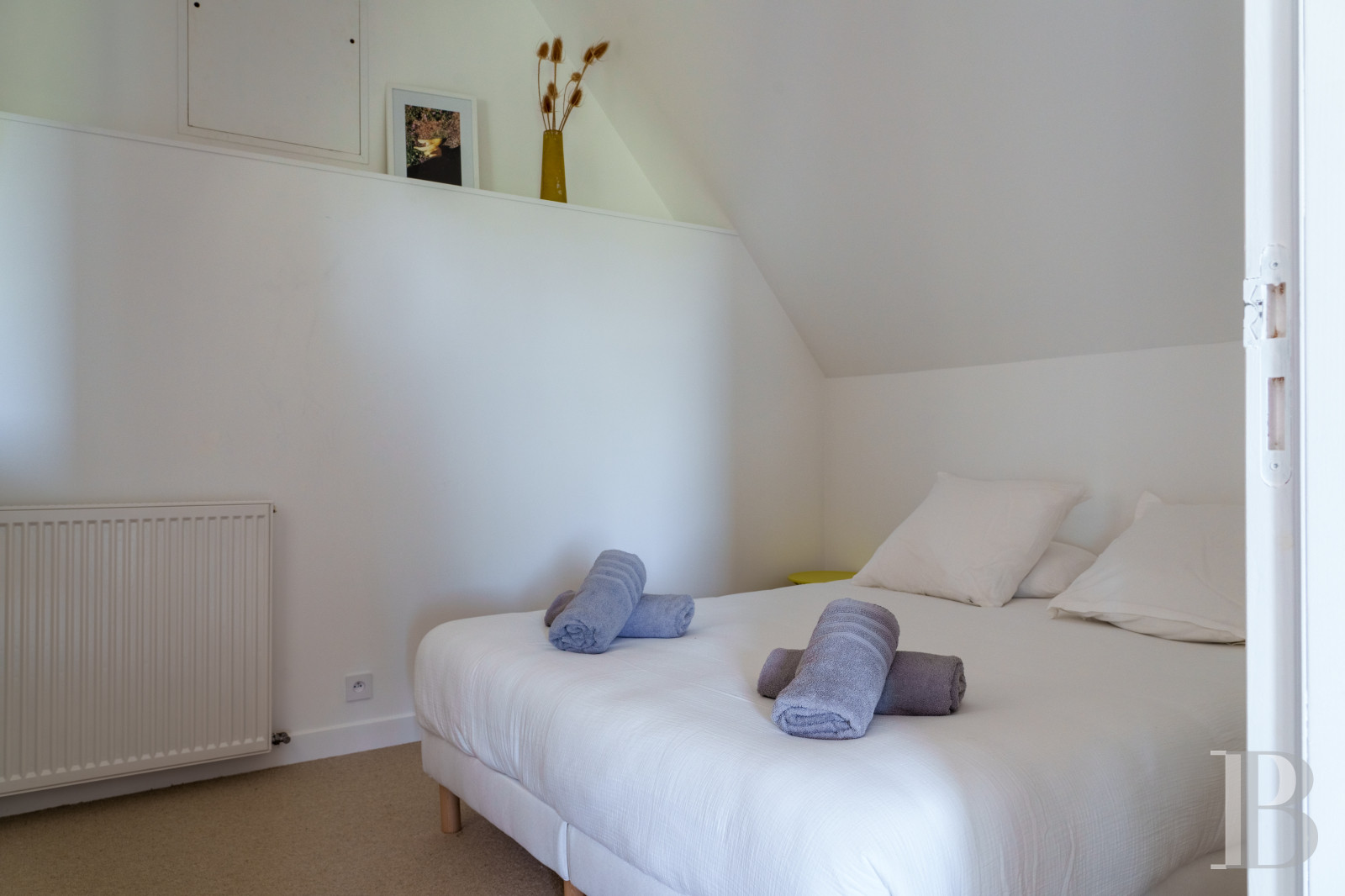 A village house opening out onto the countryside between Beaune and Meursault in the Côte d'Or  - photo  n°34
