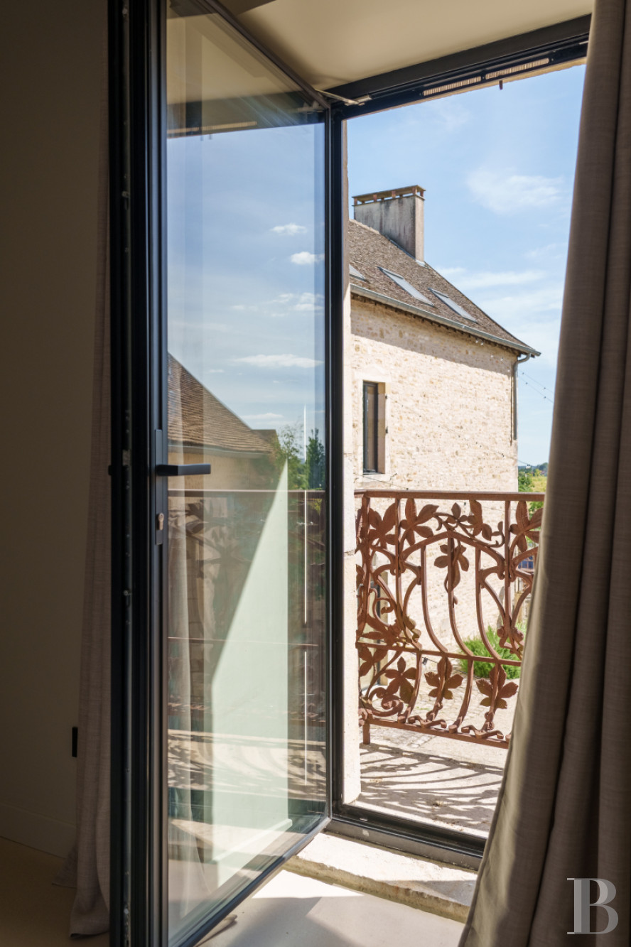 A village house opening out onto the countryside between Beaune and Meursault in the Côte d'Or  - photo  n°19