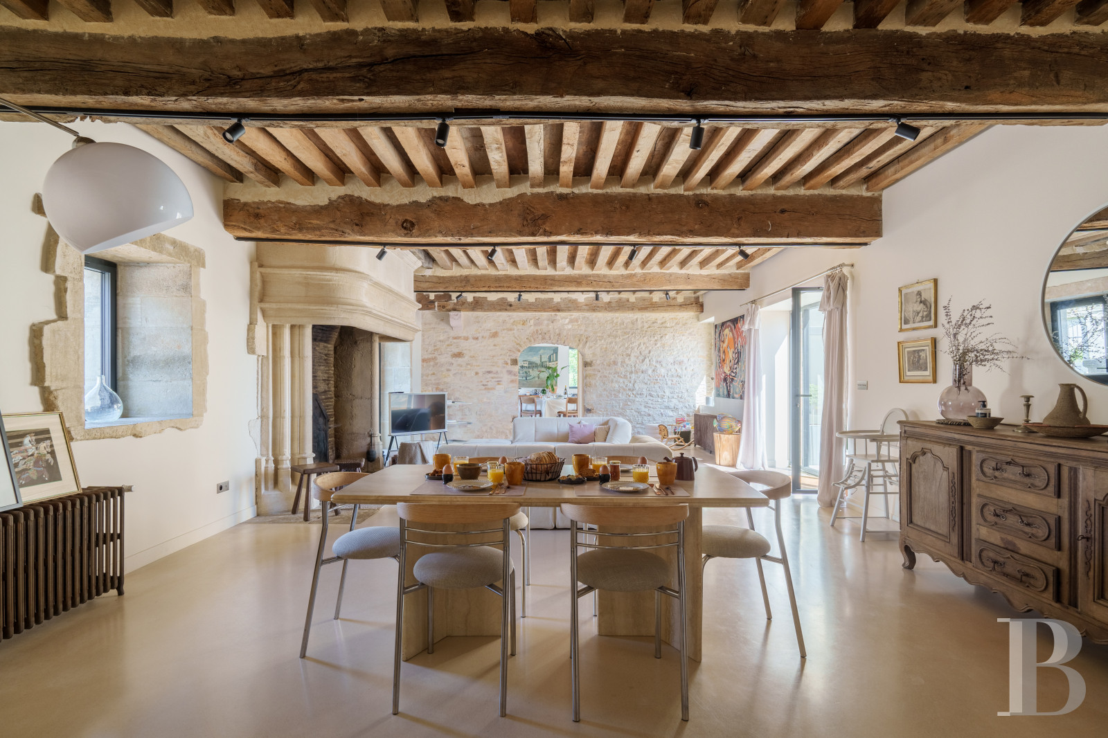 A village house opening out onto the countryside between Beaune and Meursault in the Côte d'Or  - photo  n°13