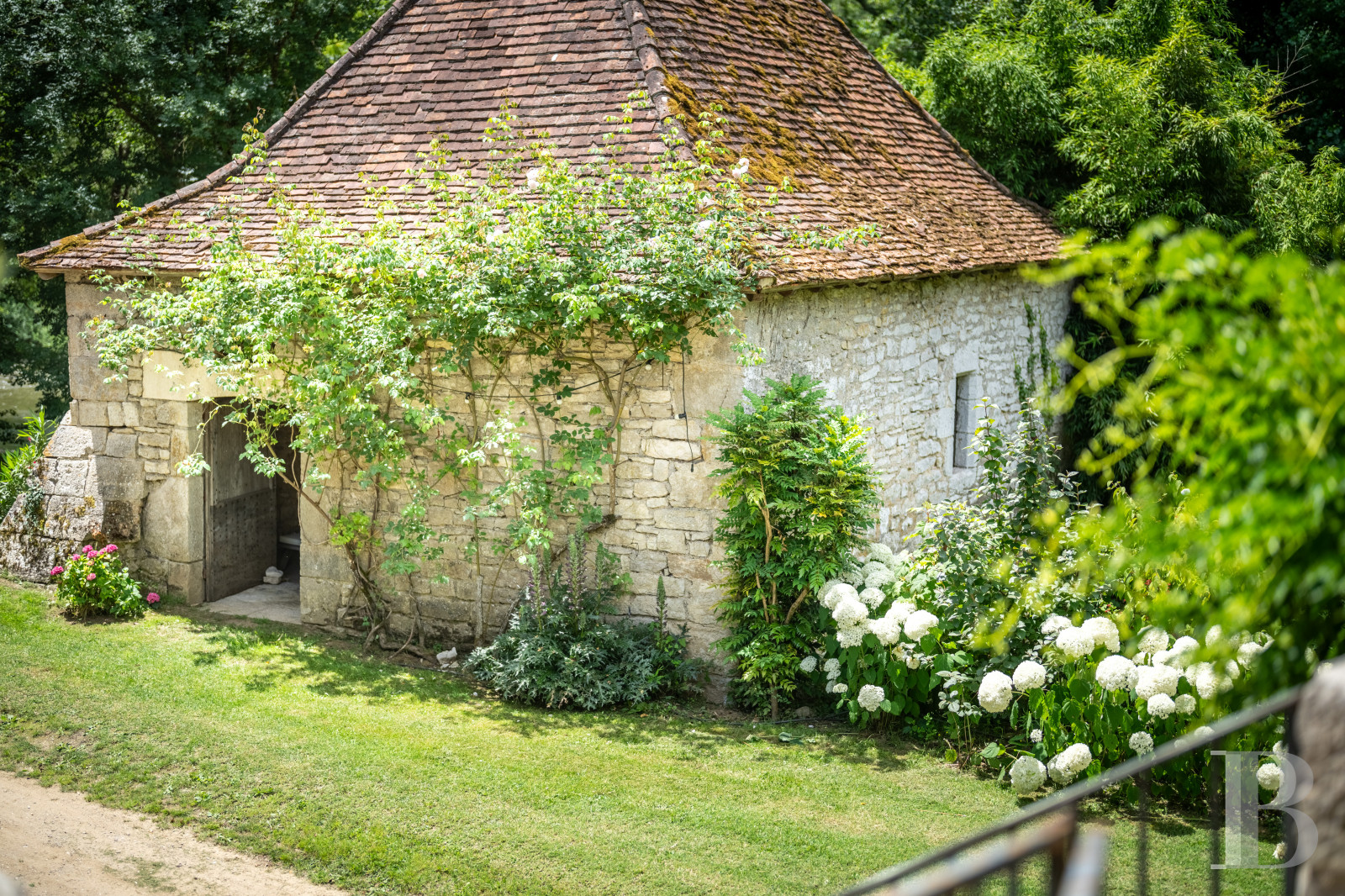 An old mill transformed into a holiday home in the Causse de Cajarc, in the Lot region - photo  n°41