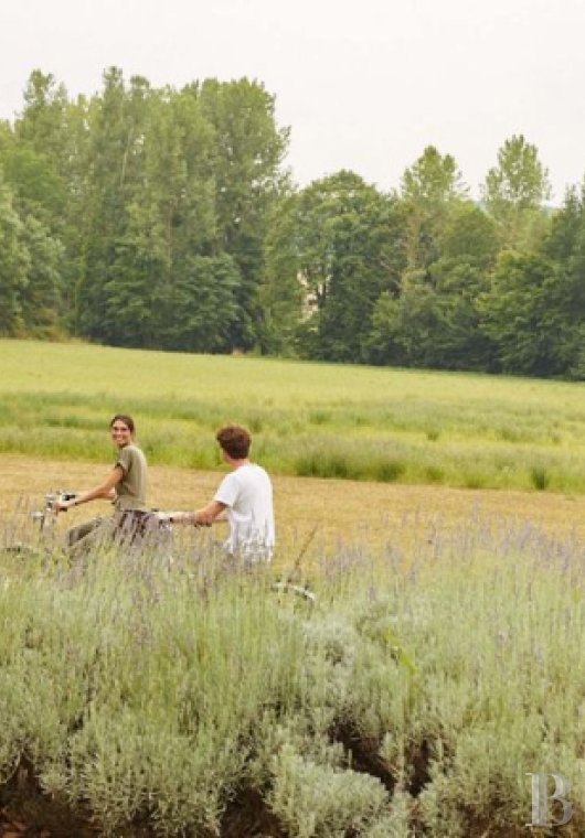 Dans le Gâtinais Val de Loing, au sud de Paris, une maison traditionnelle et sa grange rénovées dans un esprit contemporain - photo  n°46