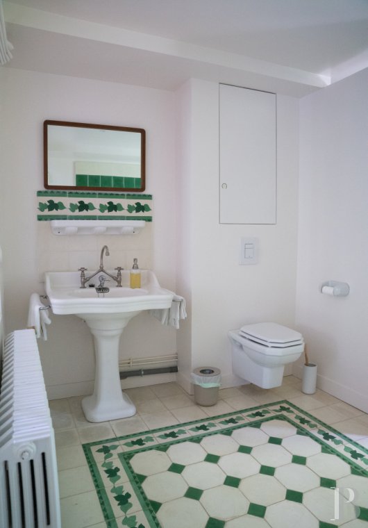 A traditional house and barn renovated in a contemporary style, south of Paris in the Gâtinais Val de Loing  - photo  n°21