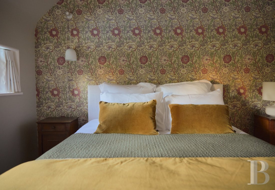 Dans le Gâtinais Val de Loing, au sud de Paris, une maison traditionnelle et sa grange rénovées dans un esprit contemporain - photo  n°23