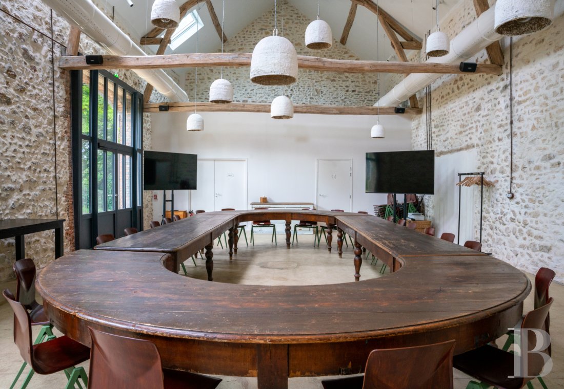 Dans le Gâtinais Val de Loing, au sud de Paris, une maison traditionnelle et sa grange rénovées dans un esprit contemporain - photo  n°45