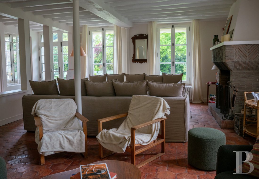 A traditional house and barn renovated in a contemporary style, south of Paris in the Gâtinais Val de Loing  - photo  n°10