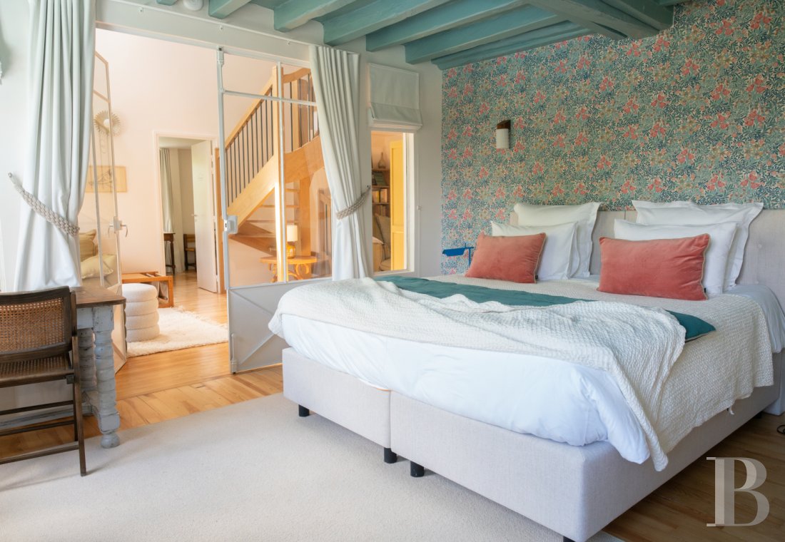 A traditional house and barn renovated in a contemporary style, south of Paris in the Gâtinais Val de Loing  - photo  n°27