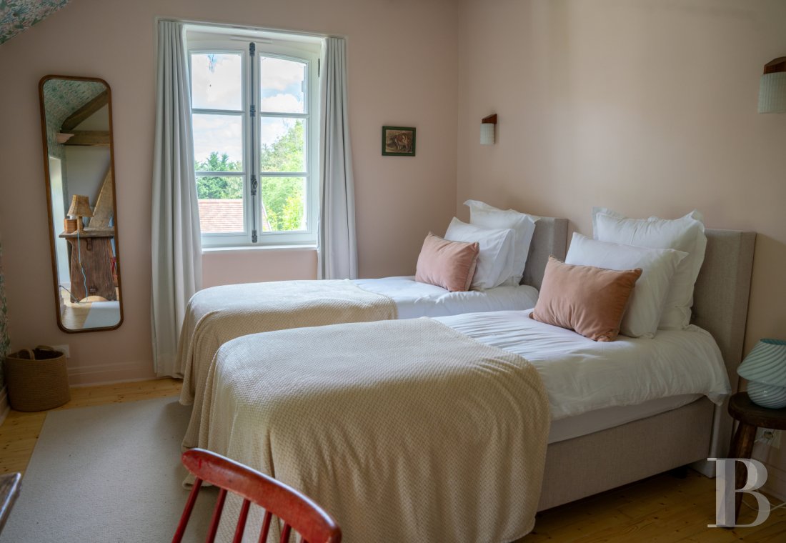 A traditional house and barn renovated in a contemporary style, south of Paris in the Gâtinais Val de Loing  - photo  n°34