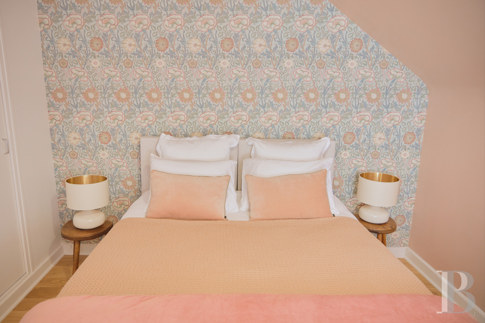 Dans le Gâtinais Val de Loing, au sud de Paris, une maison traditionnelle et sa grange rénovées dans un esprit contemporain - photo  n°27