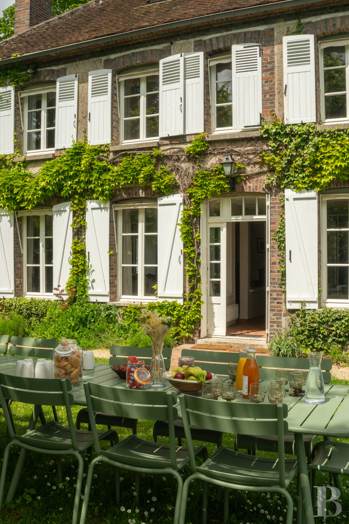 A traditional house and barn renovated in a contemporary style, south of Paris in the Gâtinais Val de Loing  - photo  n°5