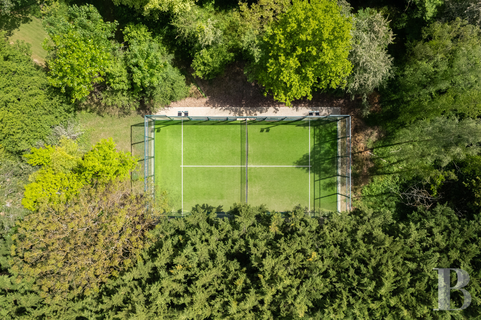 Dans le Gâtinais Val de Loing, au sud de Paris, une maison traditionnelle et sa grange rénovées dans un esprit contemporain - photo  n°3