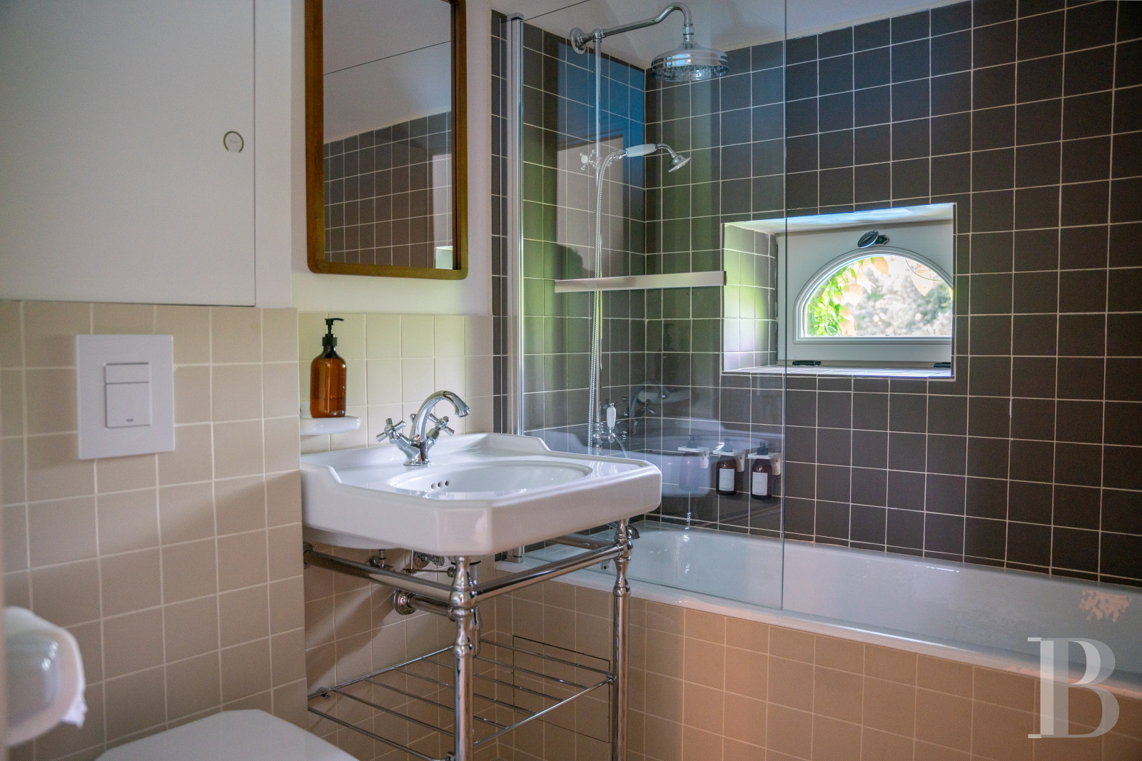 Dans le Gâtinais Val de Loing, au sud de Paris, une maison traditionnelle et sa grange rénovées dans un esprit contemporain - photo  n°34