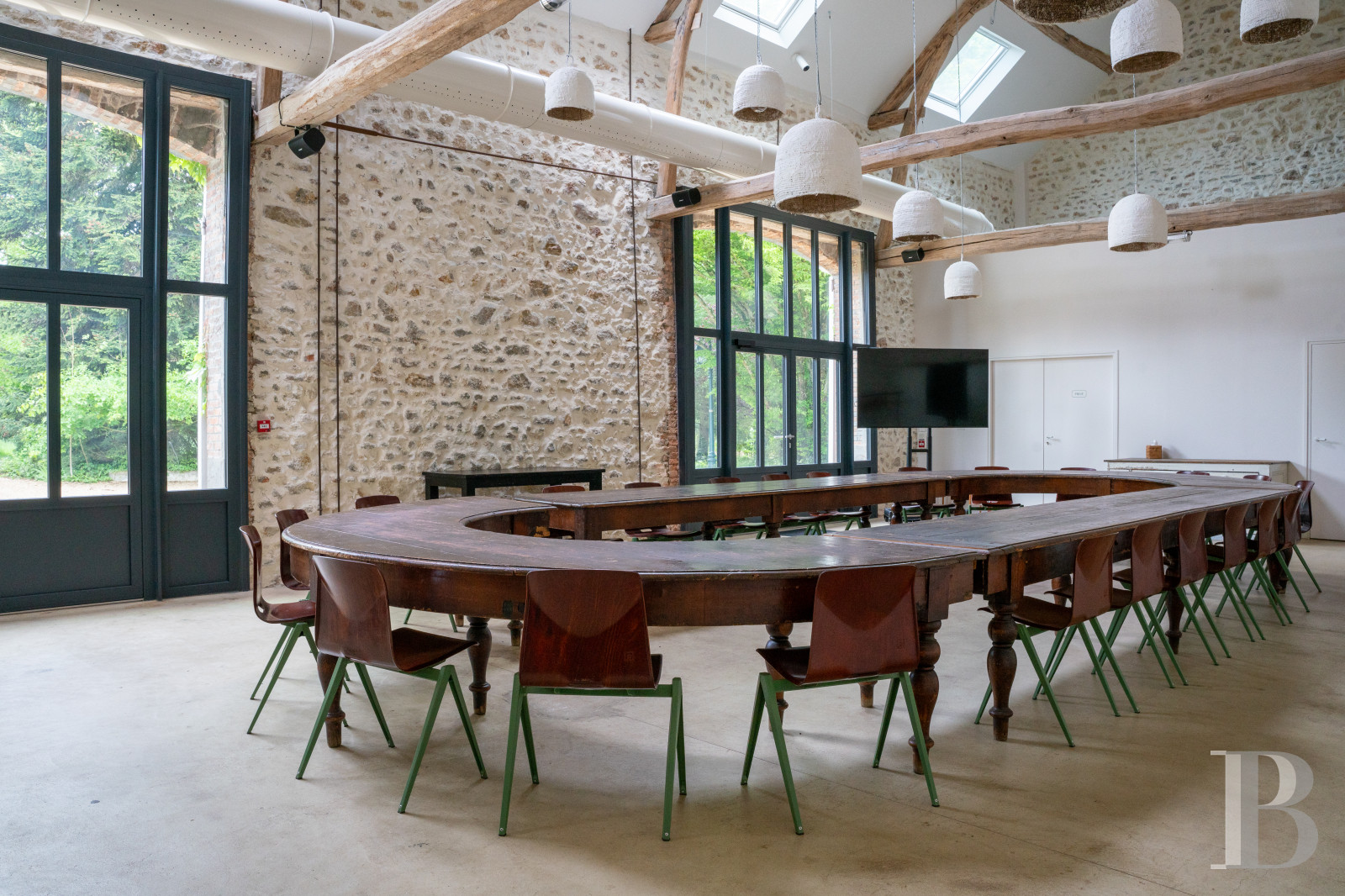 Dans le Gâtinais Val de Loing, au sud de Paris, une maison traditionnelle et sa grange rénovées dans un esprit contemporain - photo  n°43