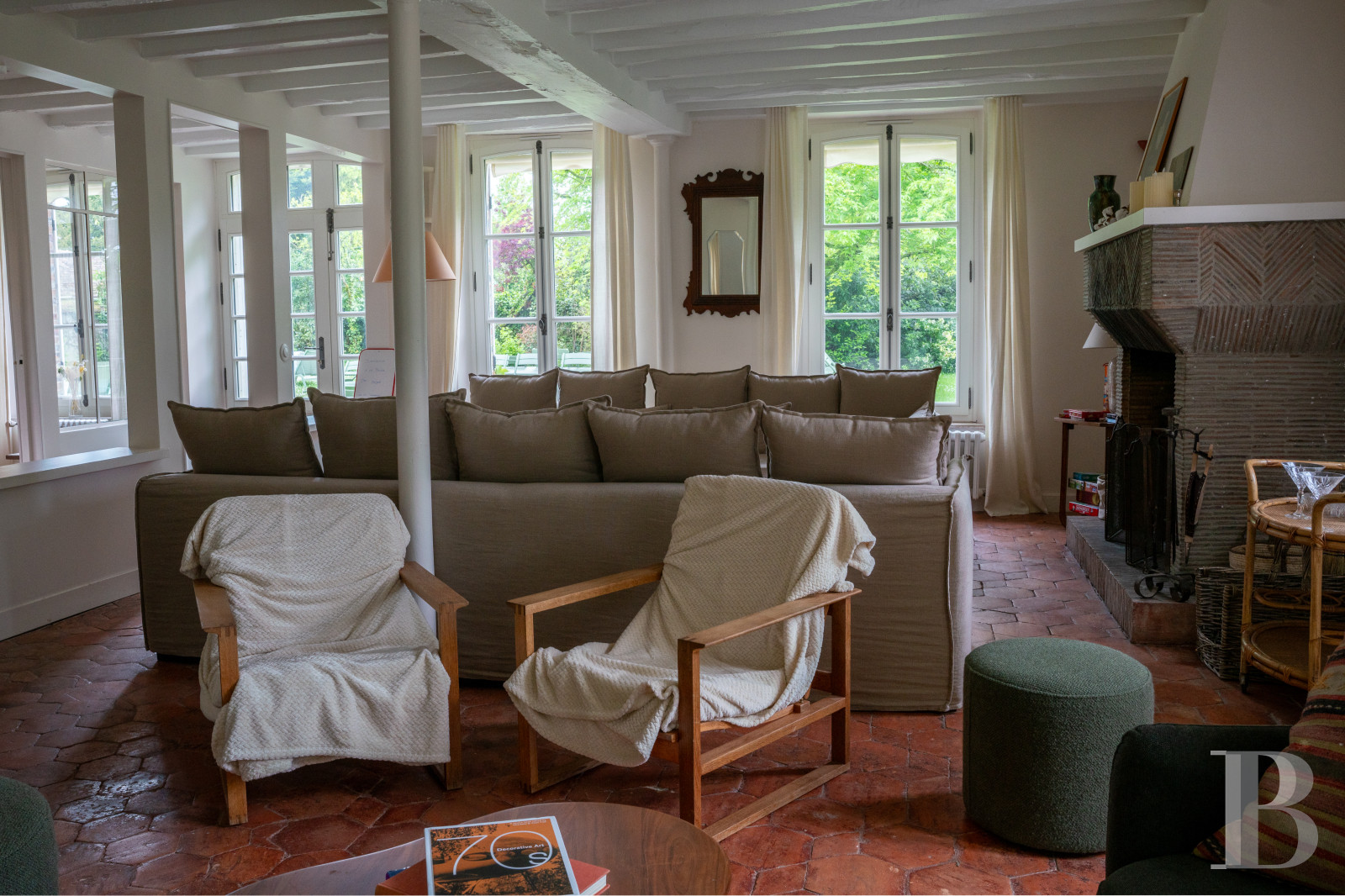 Dans le Gâtinais Val de Loing, au sud de Paris, une maison traditionnelle et sa grange rénovées dans un esprit contemporain - photo  n°10