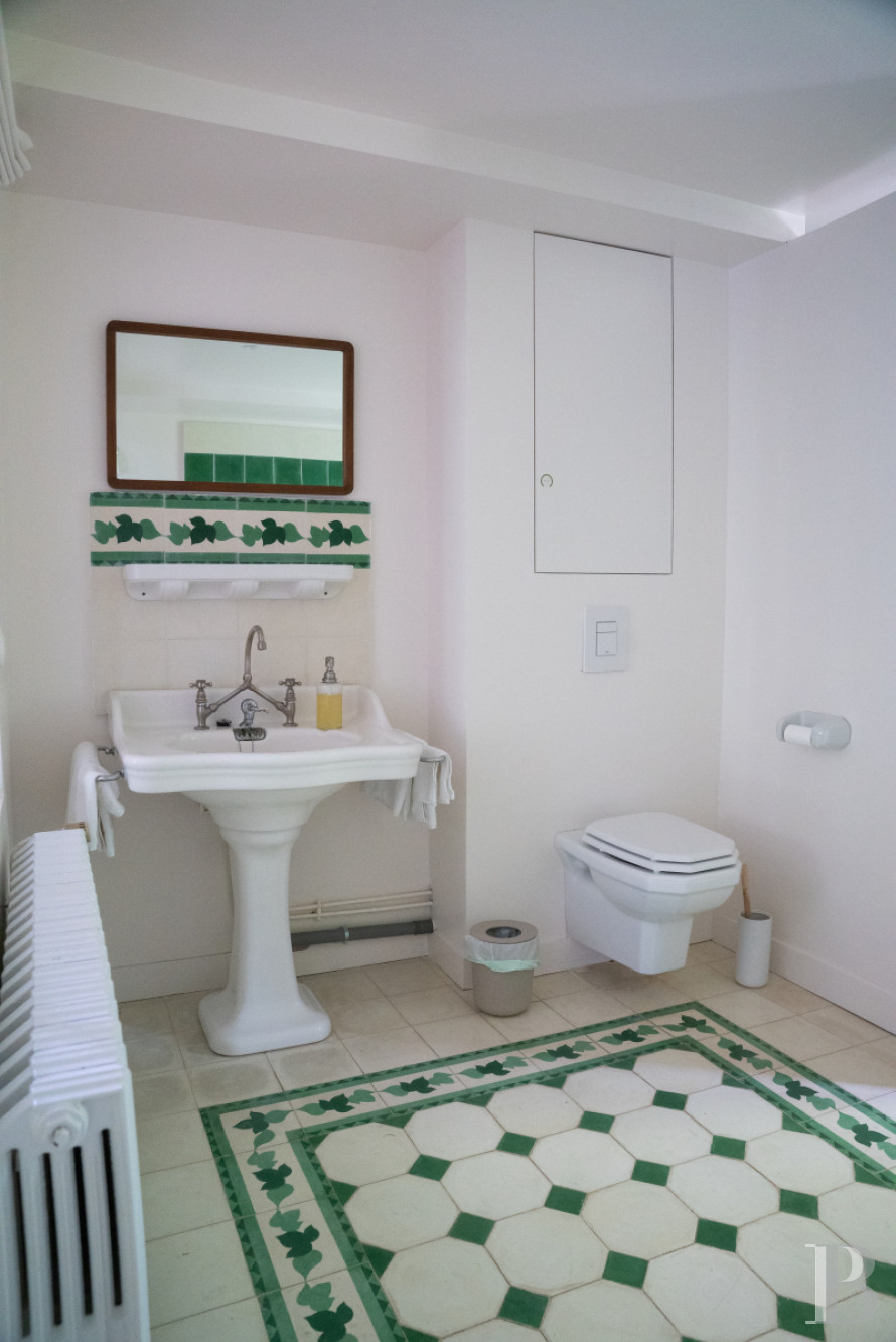 Dans le Gâtinais Val de Loing, au sud de Paris, une maison traditionnelle et sa grange rénovées dans un esprit contemporain - photo  n°24