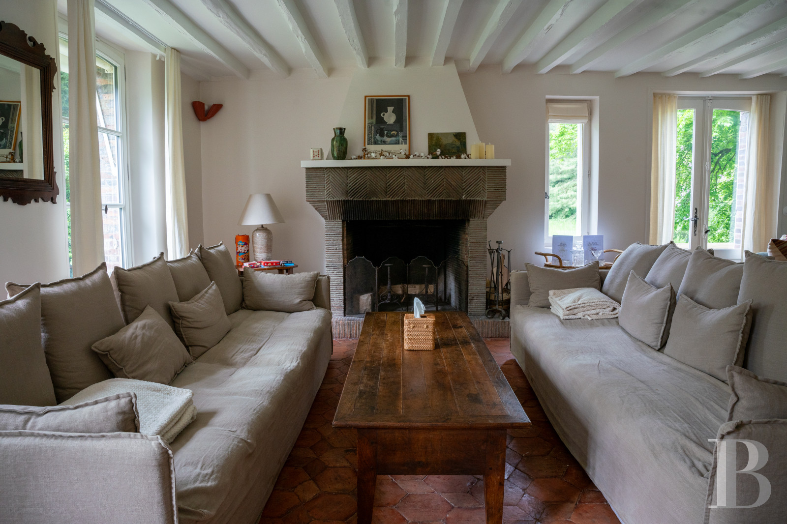Dans le Gâtinais Val de Loing, au sud de Paris, une maison traditionnelle et sa grange rénovées dans un esprit contemporain - photo  n°8