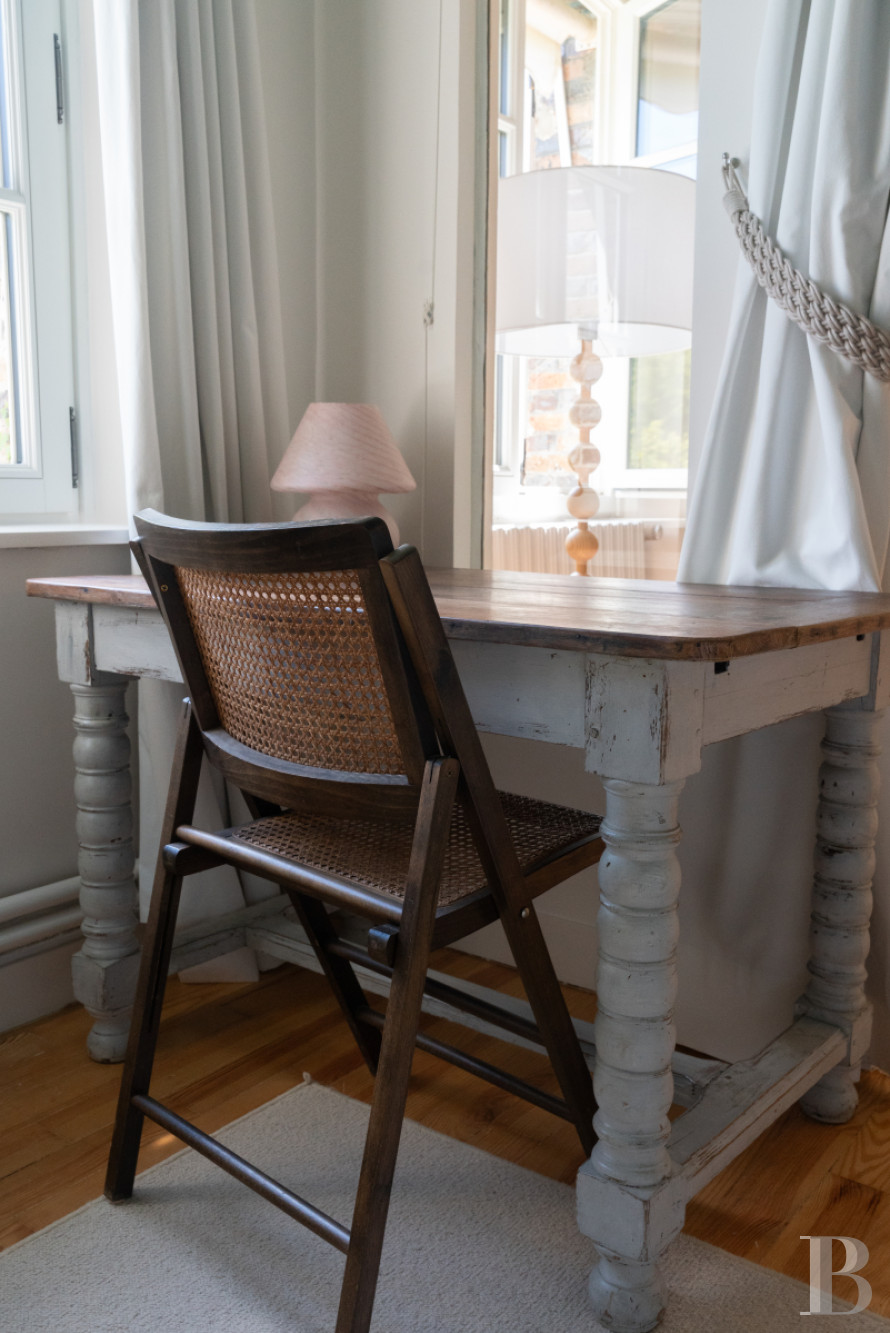 Dans le Gâtinais Val de Loing, au sud de Paris, une maison traditionnelle et sa grange rénovées dans un esprit contemporain - photo  n°32