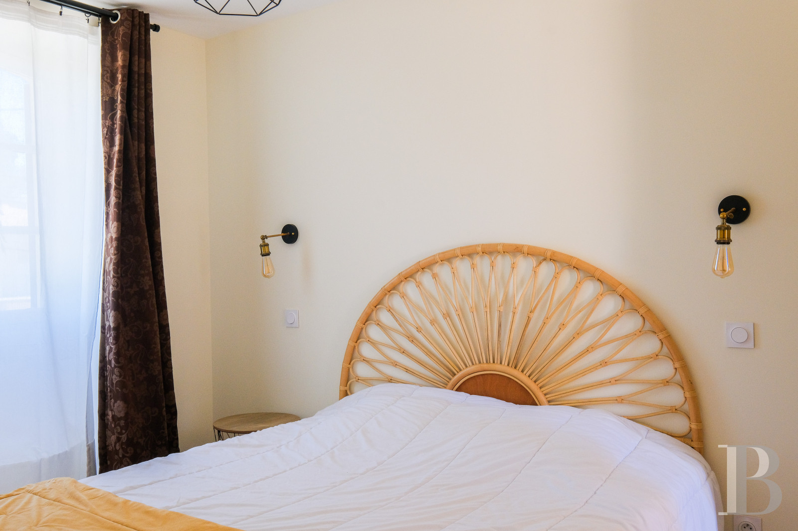 Sur la côte Varoise, une villa du 19e siècle posée au-dessus de la mer et rénovée dans un esprit contemporain - photo  n°30