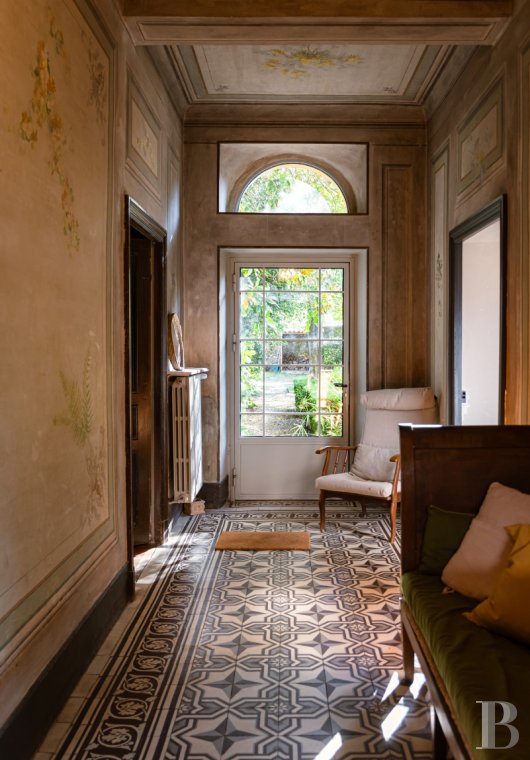 Au centre de Brignoles, dans le Var, une maison du 19e siècle et son grand jardin clos - photo  n°6