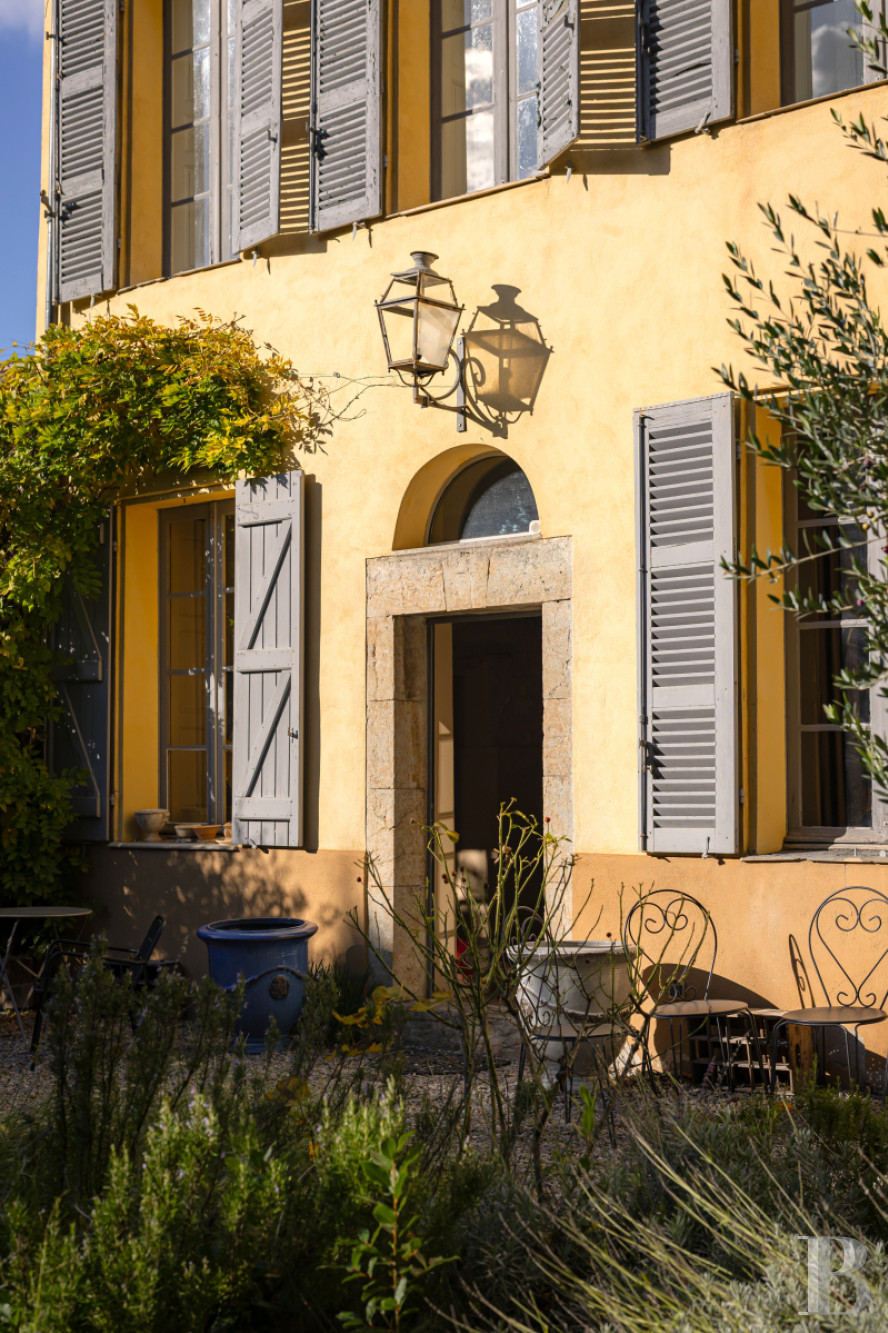Au centre de Brignoles, dans le Var, une maison du 19e siècle et son grand jardin clos - photo  n°2