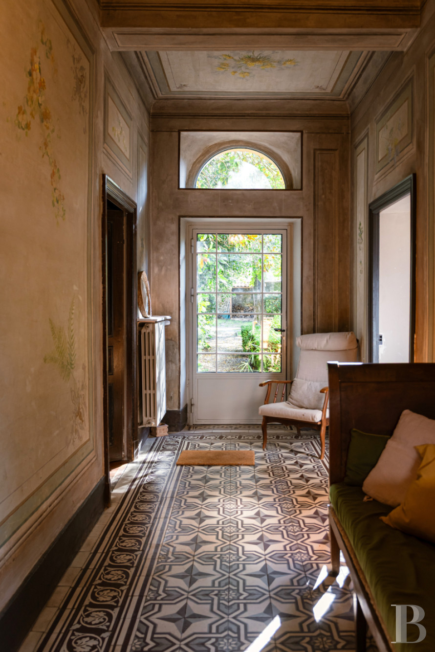 Au centre de Brignoles, dans le Var, une maison du 19e siècle et son grand jardin clos - photo  n°6