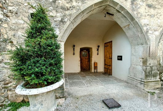 Dans l’Ain, au nord-est de Lyon et au cœur du Bugey, un château-hôtel du 16e siècle - photo  n°3