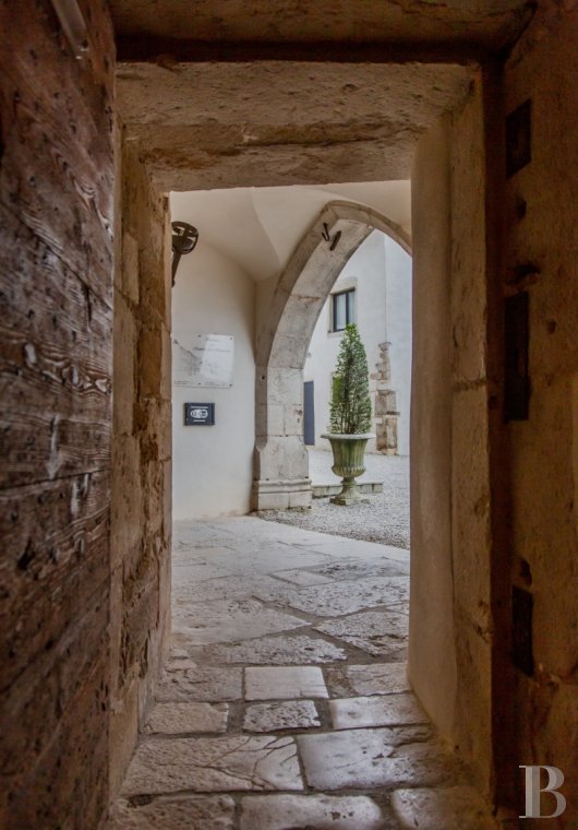 Dans l’Ain, au nord-est de Lyon et au cœur du Bugey, un château-hôtel du 16e siècle - photo  n°4