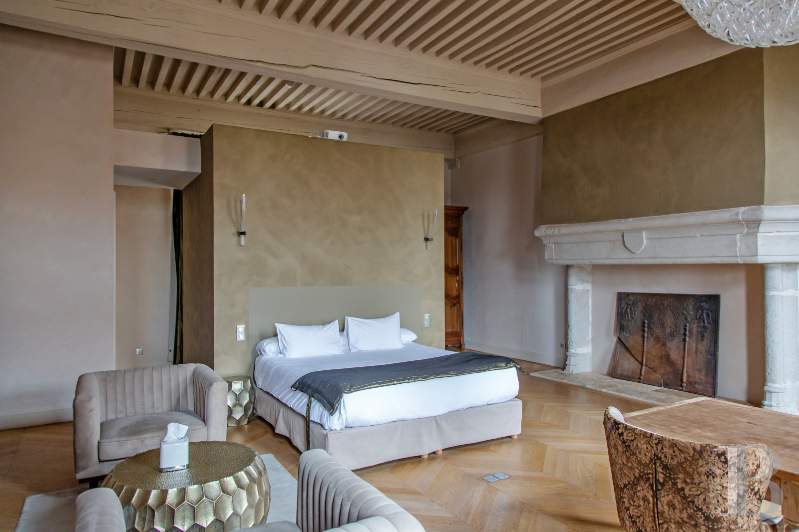 Dans l’Ain, au nord-est de Lyon et au cœur du Bugey, un château-hôtel du 16e siècle - photo  n°6