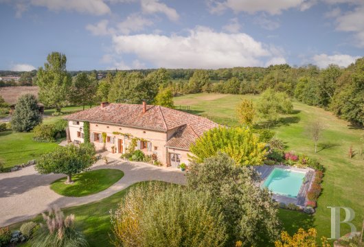 midi-pyrenees - En région Occitanie, entre Toulouse et Montauban, le long du Tarn,  une ferme du 19e s. et ses dépendances dans un parc de plus de 4 ha