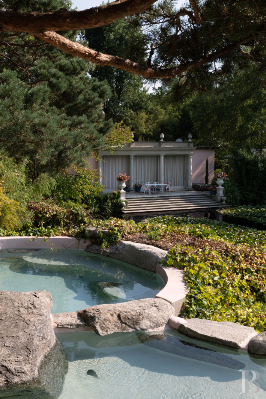 Au nord-ouest de Milan, deux villas entourées d’eau et de verdure - photo  n°11
