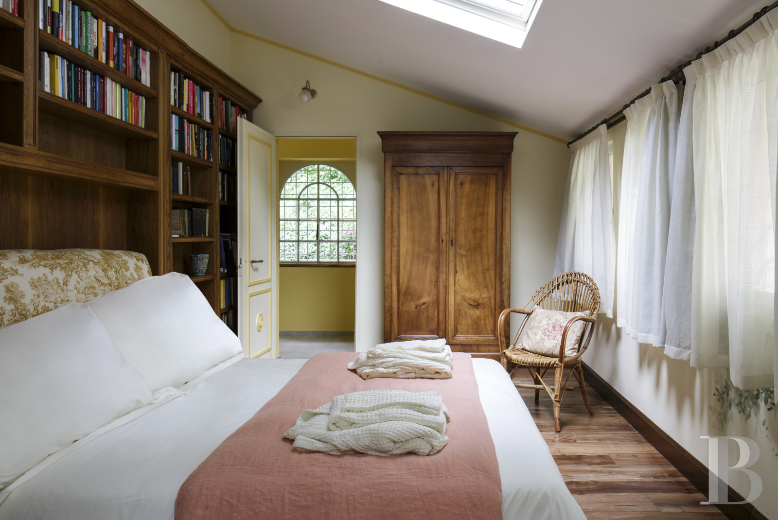 Au nord-ouest de Milan, deux villas entourées d’eau et de verdure - photo  n°20