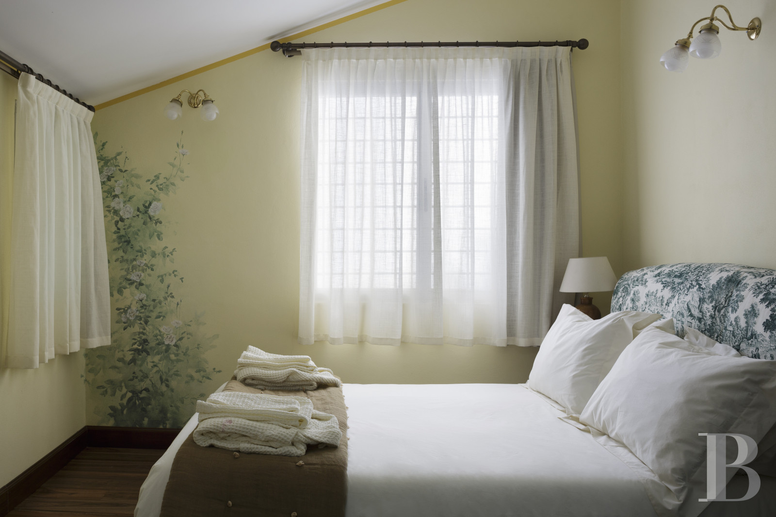 Au nord-ouest de Milan, deux villas entourées d’eau et de verdure - photo  n°17