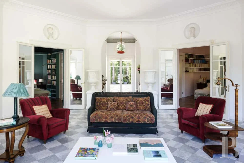 Au nord-ouest de Milan, deux villas entourées d’eau et de verdure - photo  n°9