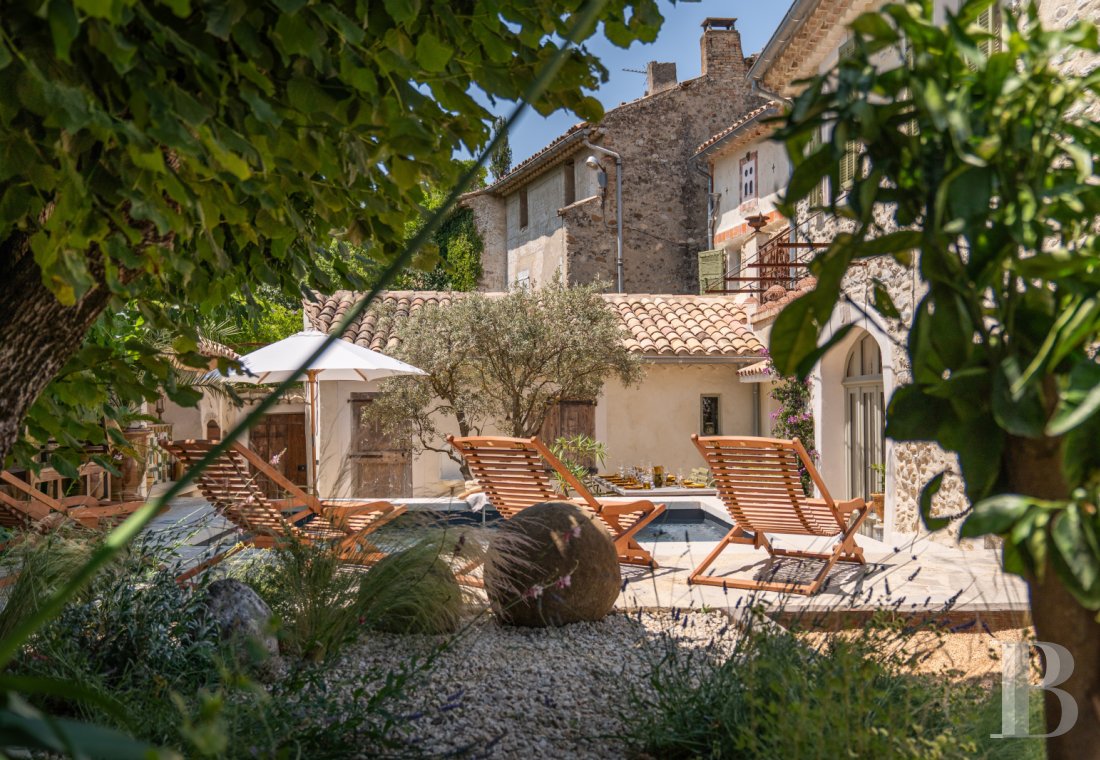 A large village house renovated to a high standard between Nyons and Vaison-la-Romaine, in the Drôme provençale - photo  n°4