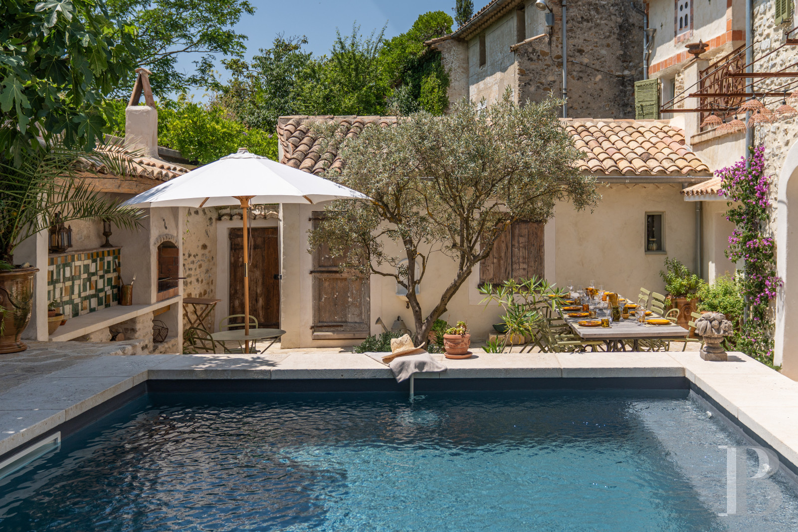 A large village house renovated to a high standard between Nyons and Vaison-la-Romaine, in the Drôme provençale - photo  n°1