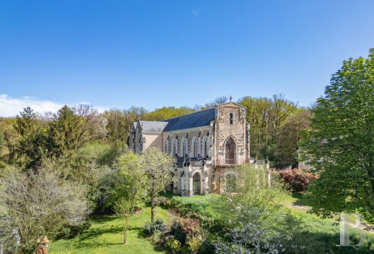 poitou-charentes - A renovated listed church and its 5,000 m² of grounds  in a village 15 minutes from Poitiers