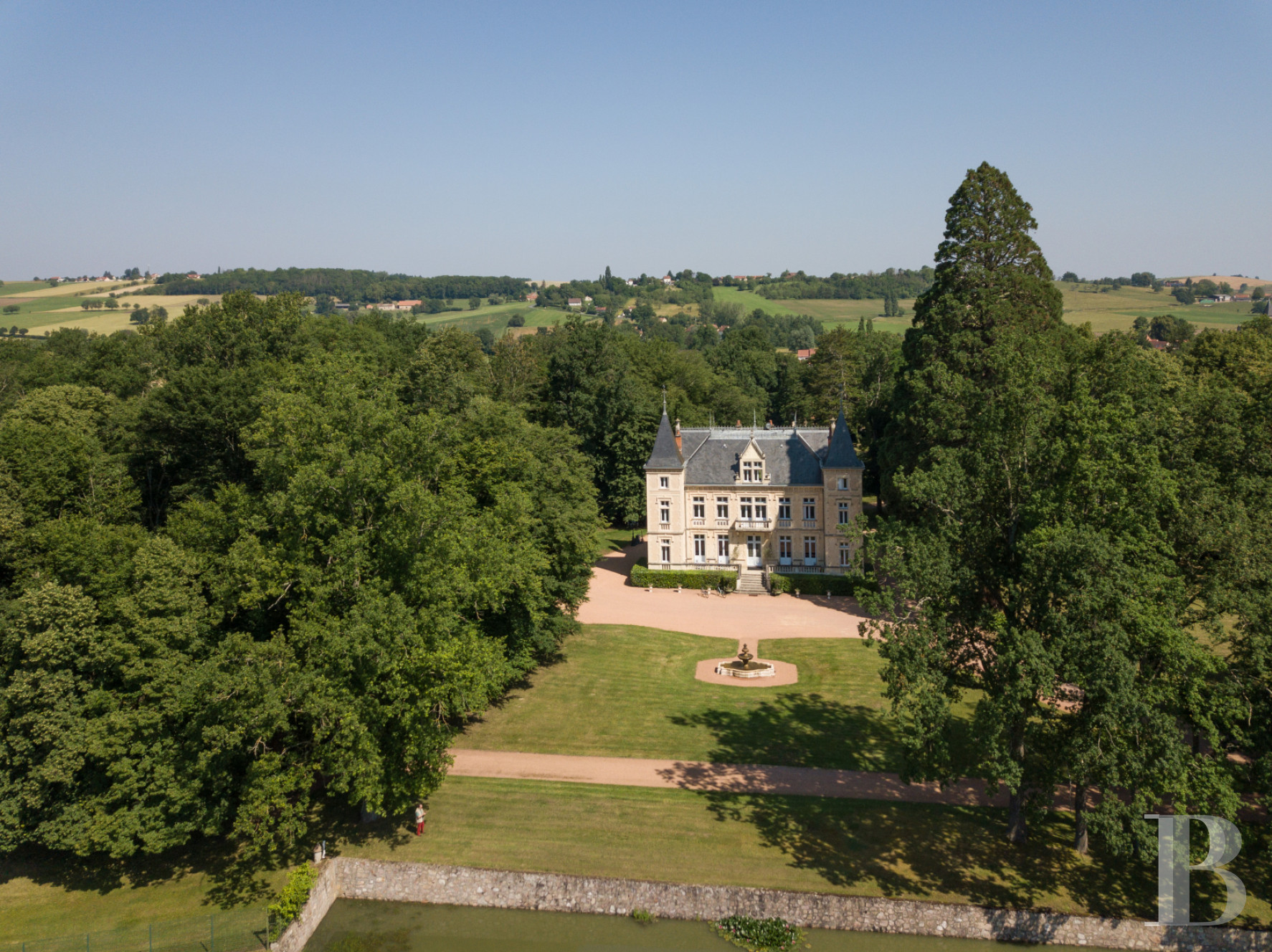 A Belle Époque château that has been passionately renovated, north of Vichy in the Allier region - photo  n°1