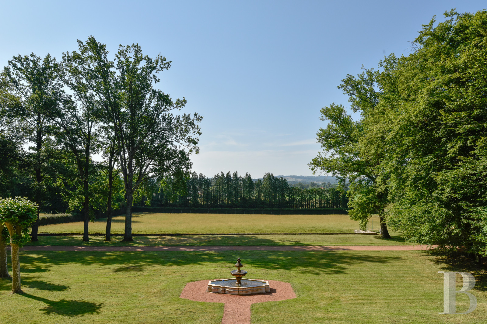 A Belle Époque château that has been passionately renovated, north of Vichy in the Allier region - photo  n°2