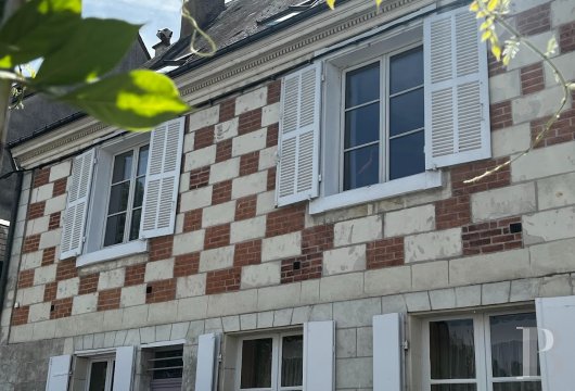 centre-val-de-loire - Dans la cité royale d'Amboise,  une maison de ville, avec cour-jardin, terrasse et garage