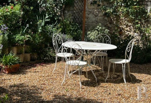 center-val-de-loire - In the royal city of Amboise, A town house with a court-garden, terrace and garage
