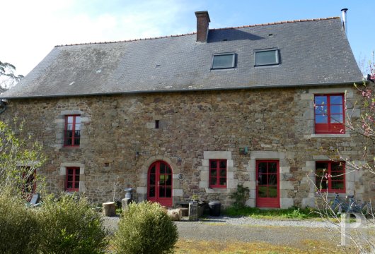 brittany - A late 17th century house renovated with quality and authenticity  in undulating Breton countryside between Rennes and Saint-Malo 