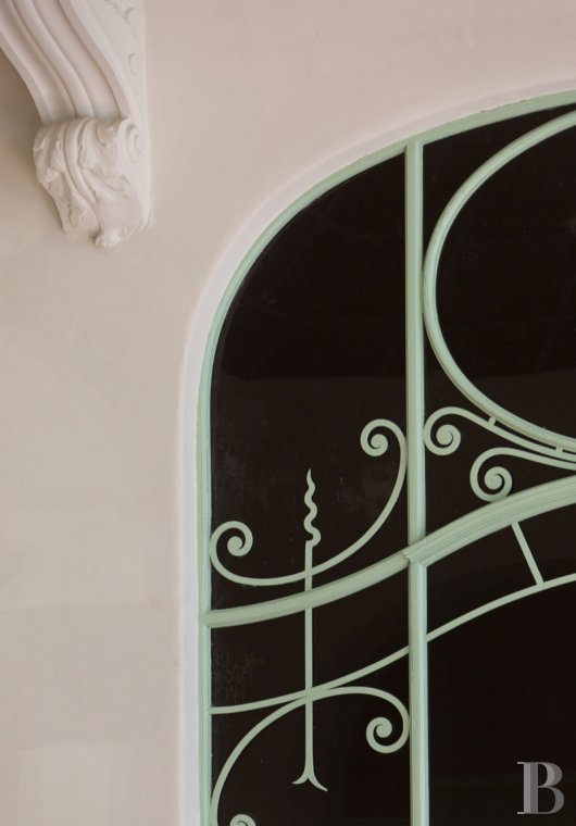 A renovated a hotel suite in a former Belle Époque palace in Le Mont-Dore, in the Puy-de-Dôme region - photo  n°3