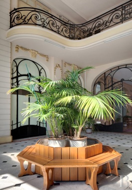 A renovated a hotel suite in a former Belle Époque palace in Le Mont-Dore, in the Puy-de-Dôme region - photo  n°4