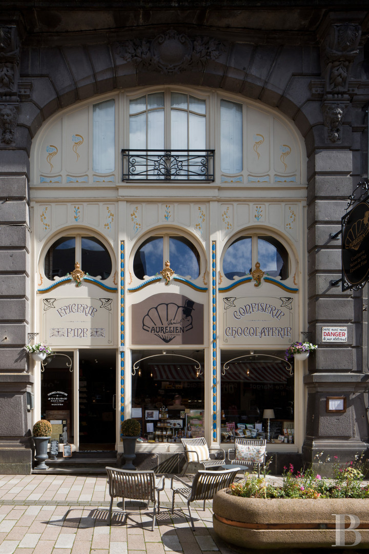 A renovated a hotel suite in a former Belle Époque palace in Le Mont-Dore, in the Puy-de-Dôme region - photo  n°14