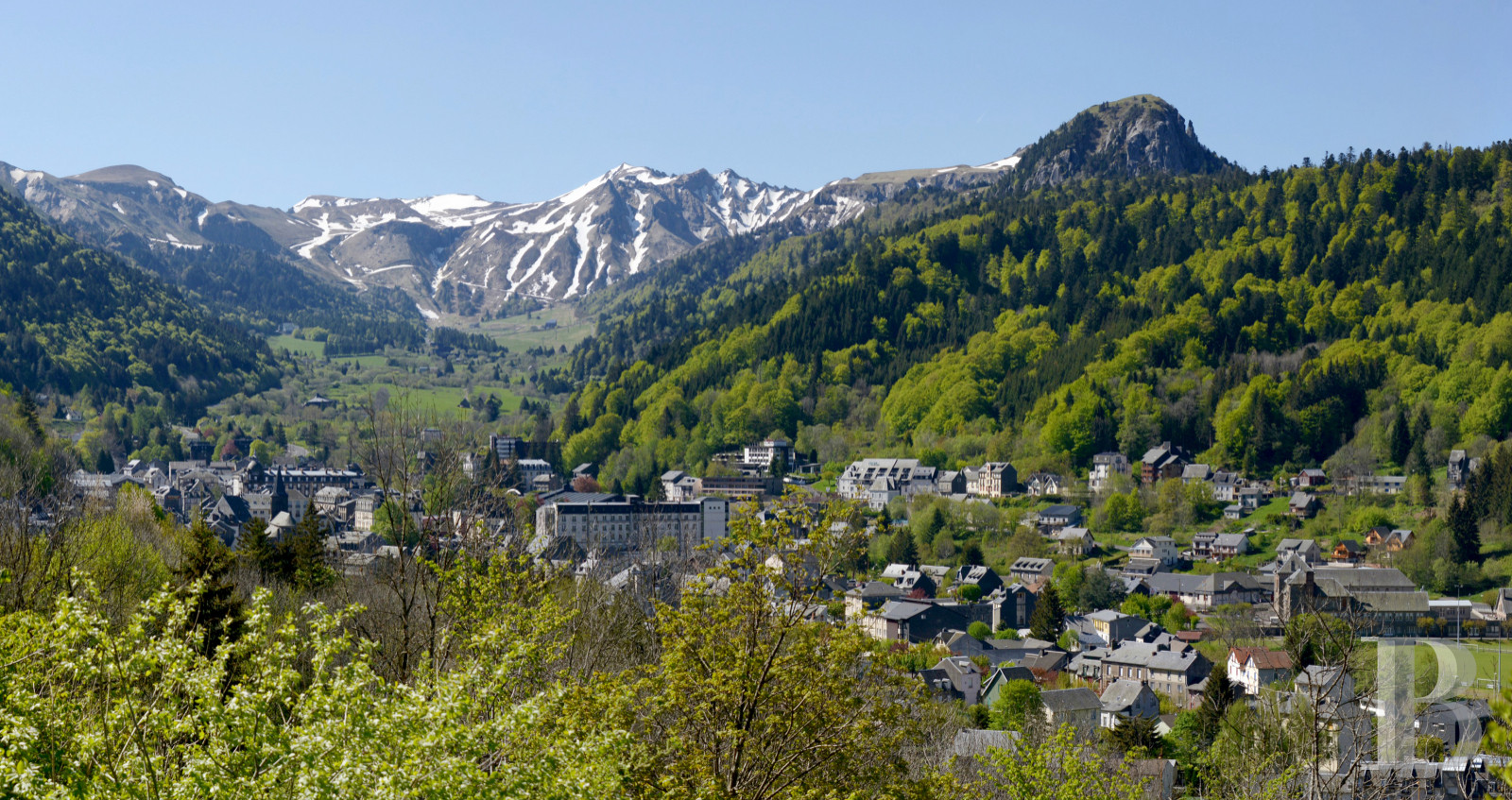 Dans le Puy-de-Dôme, au Mont-Dore, une suite hôtelière rénovée dans un ancien palace de la Belle Époque - photo  n°25