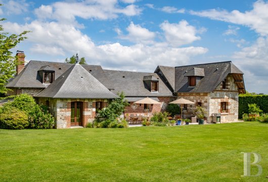upper-normandy - In Normandy, in the pays de Caux, 35 minutes from Rouen,  a 19th-century home, its outbuilding and enclosed 3,400-m² garden