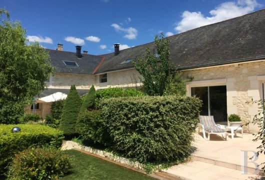 poitou-charentes - Not far from Richelieu, with a swimming pool and outbuildings, a spacious and renovated village house