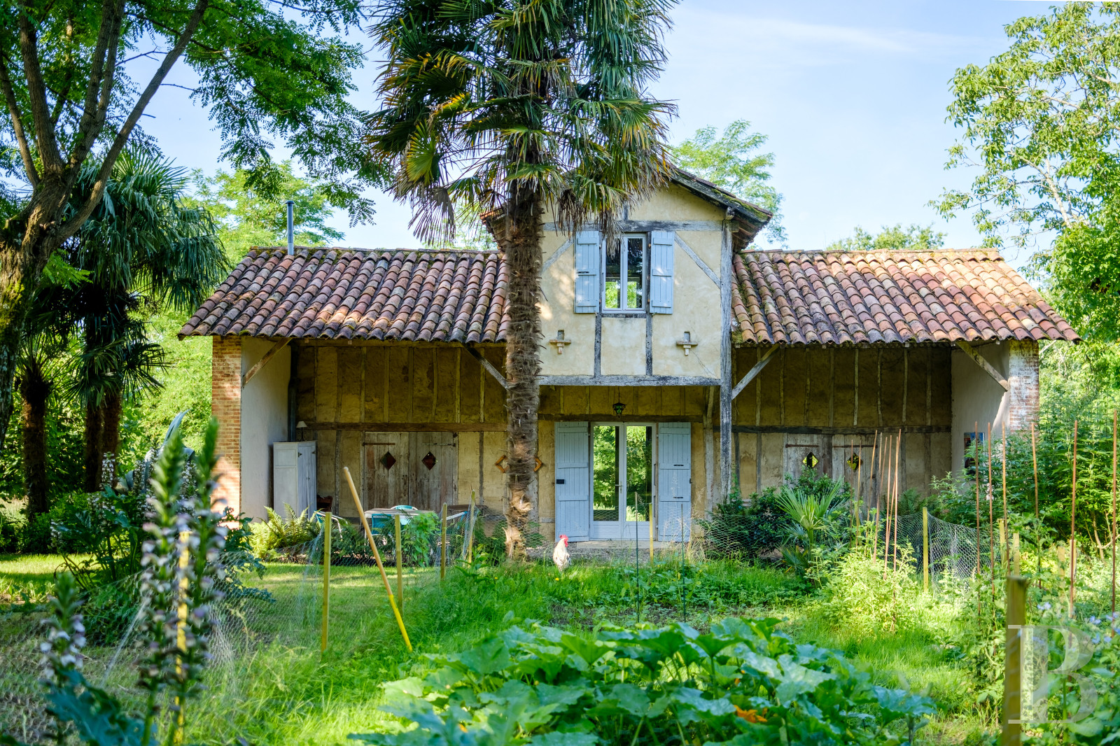 Dans le Gers, à l’ouest de Lectoure, un ancien domaine de production d’armagnac transformé et décoré avec soin - photo  n°39