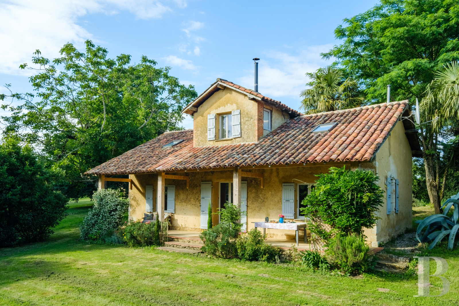 Dans le Gers, à l’ouest de Lectoure, un ancien domaine de production d’armagnac transformé et décoré avec soin - photo  n°34