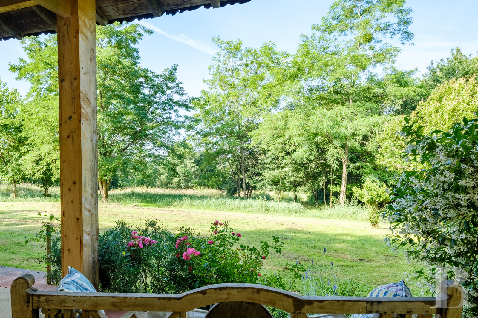 Dans le Gers, à l’ouest de Lectoure, un ancien domaine de production d’armagnac transformé et décoré avec soin - photo  n°38