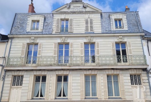 pays-de-loire - A magnificent property with its own private garden, near the castle in the historic centre of Ancenis 